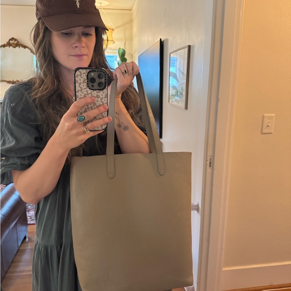 Cuyana Stone colored Tote Bag. Good used condition. Smoke free house. - Picture 3 of 4